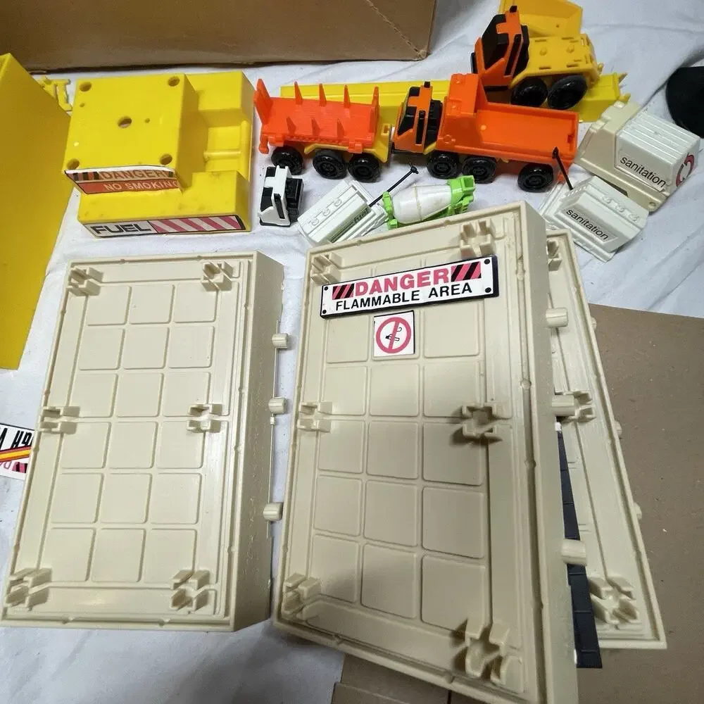 Dyna-Mite City Construction Site Playset # 13022 w/ Box - Vintage